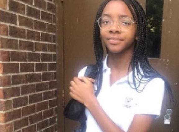 «Je trouve que c’est une expérience très positive et qui m’aidera, car j’aimerais faire une carrière en médecine.» - Roxannne «Je trouve que c’est une expérience très positive et qui m’aidera, car j’aimerais faire une carrière en médecine.» - Roxannne