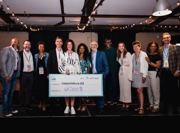 Photo_avec_le_cheque-min.jpg